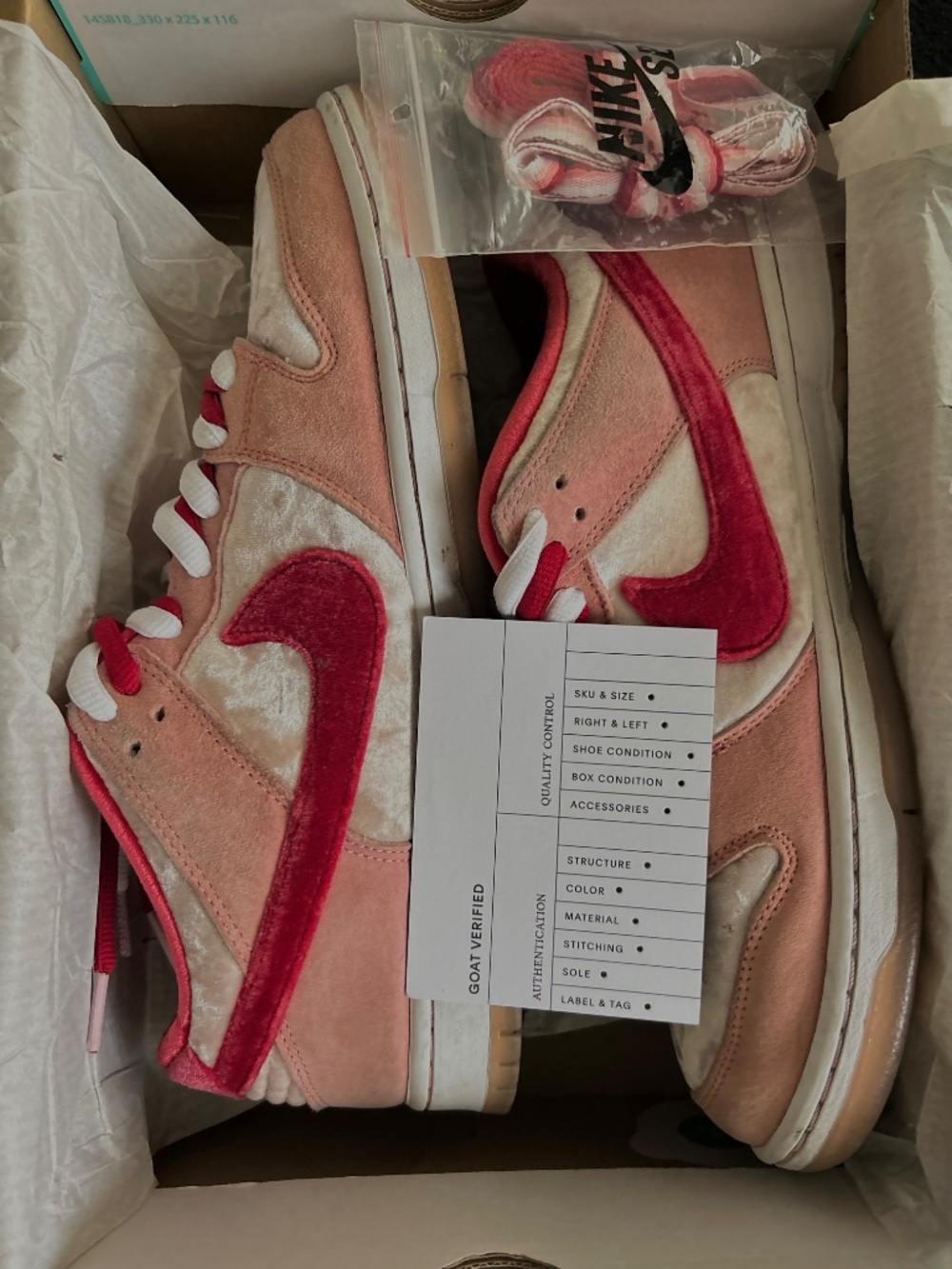 Size 10.5 - Nike Dunk Low SB x StrangeLove Valentines Day - Picture 4 of 4